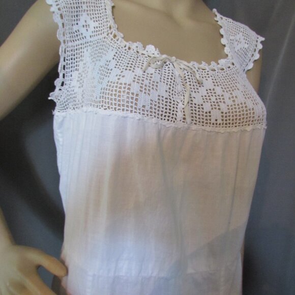 Vintage White Cotton Nightgown with Crochet Yoke and Flounce - Picture 4 of 12